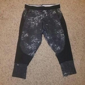 Cropped Athletic Leggings